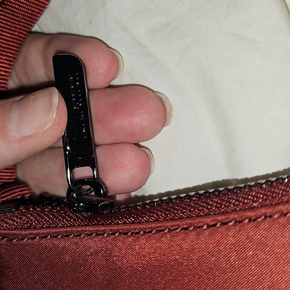 Lululemon Nwts City Essentials Mini Shoulder Bag!Rare,Sold Out ROCKWOOD,Gunmetal - Picture 4 of 11